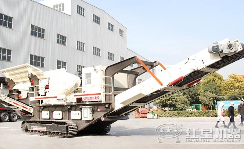 小型履帶石頭破碎機匠工于心，環(huán)保達標，不怕污染